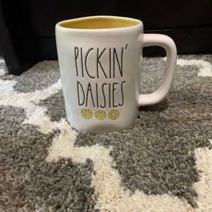 Pickin daisies